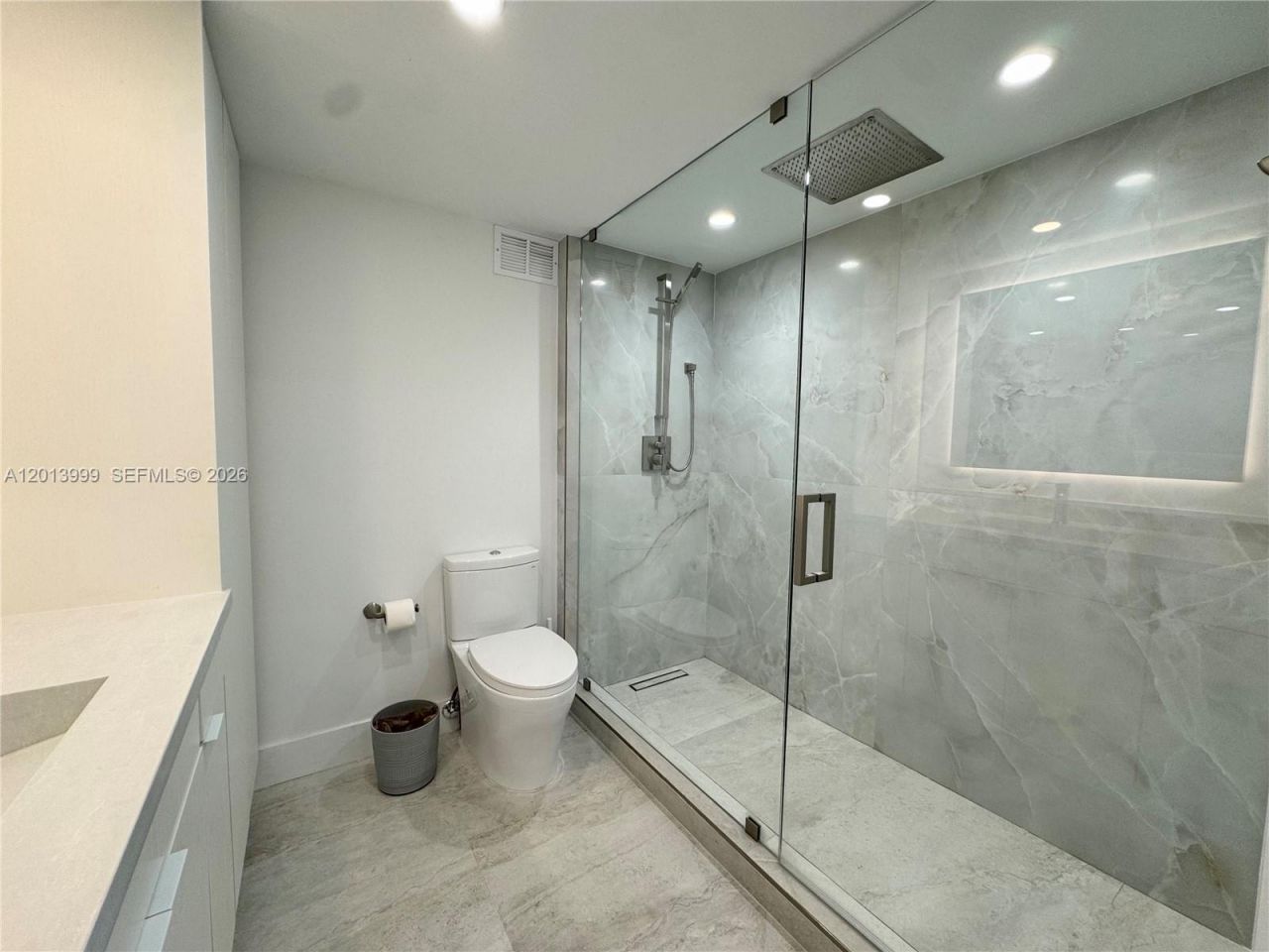 2899 Collins Ave , Unit 1414, Miami Beach, FL 33140 Photo