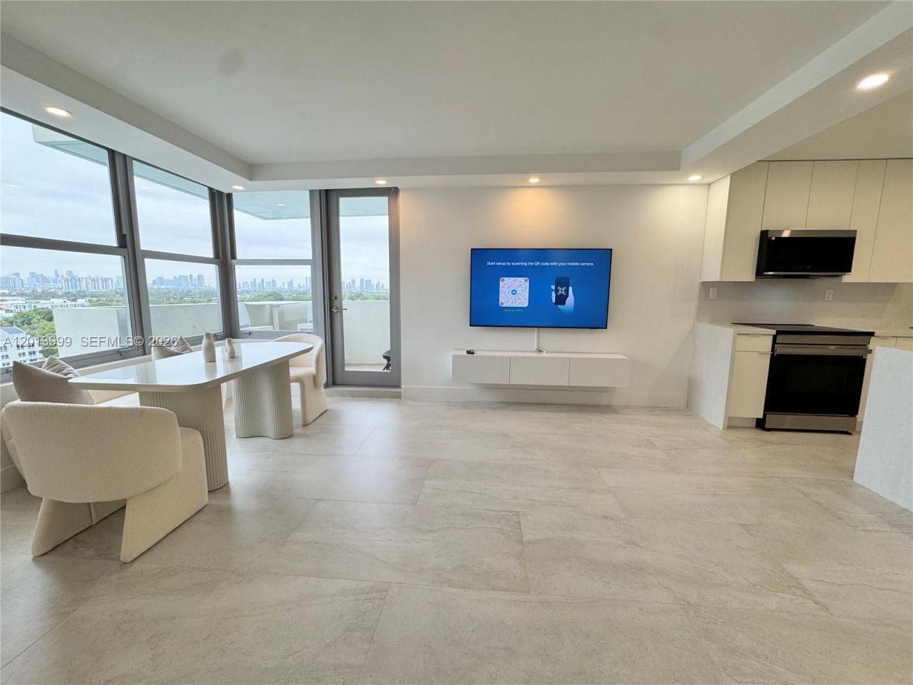 2899 Collins Ave , Unit 1414, Miami Beach, FL 33140 Photo