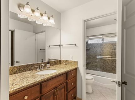 5883 Kahara Ct, Sacramento, CA 95822 Photo