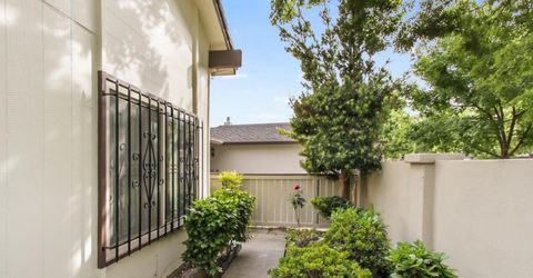 5883 Kahara Ct, Sacramento, CA 95822 Photo