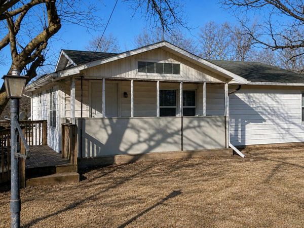 811 N Oakland Avenue, Bolivar, MO 65613
