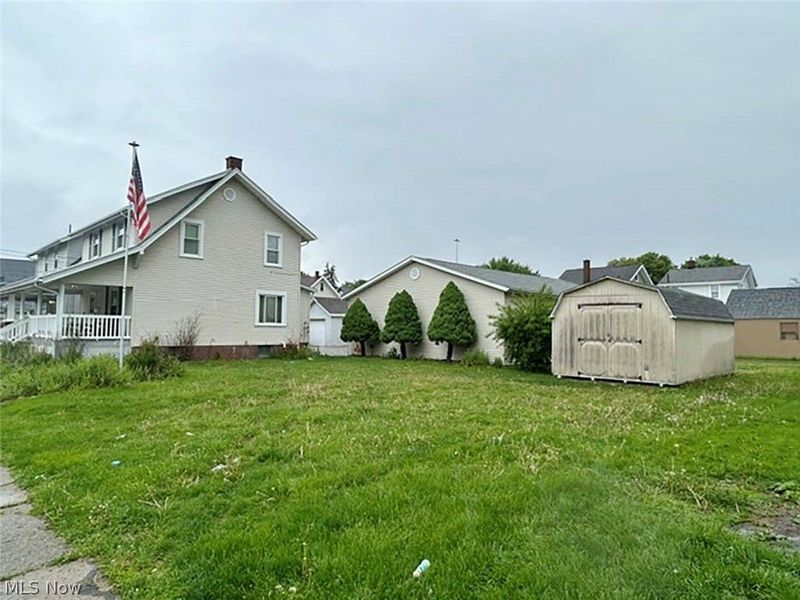 824 Smith Avenue NW, Canton, OH 44708 Photo 3