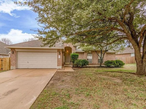 702 Thrush DR , Leander, TX 78641