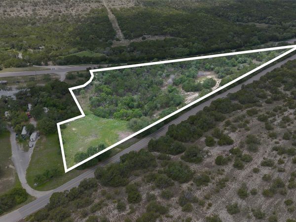 424 Spoke Hollow RD , Wimberley, TX 78676