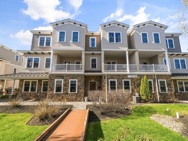 3 Milano Way, Salem, NH 03079
