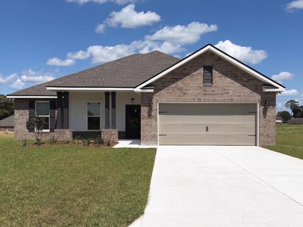 5910 Luckenbach Lane, Crestview, FL 32539