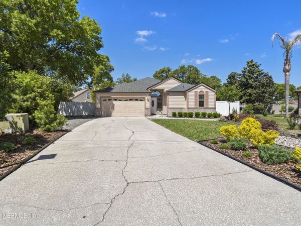 8000 LOCH LOMOND Lane, Jacksonville, FL 32244
