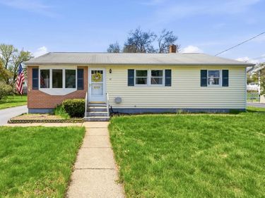 41 Woodgate Court, Manchester, NH 03103