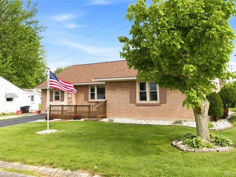 219 Knollwood Drive, Verona, OH 45378 Photo 3