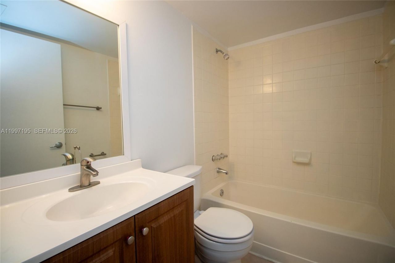 9491 S Palm Cir S , Unit 101, Pembroke Pines, FL 33025 Photo