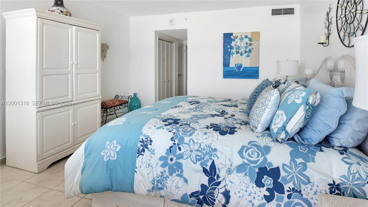 5601 Collins Ave , Unit 711, Miami Beach, FL 33140 Photo