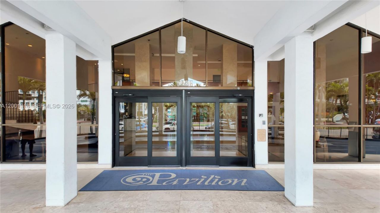 5601 Collins Ave , Unit 711, Miami Beach, FL 33140 Photo
