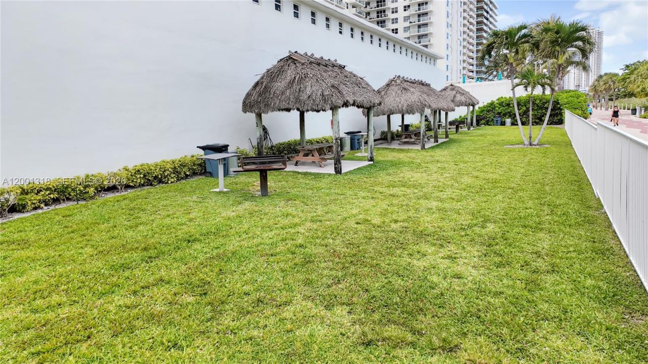 5601 Collins Ave , Unit 711, Miami Beach, FL 33140 Photo