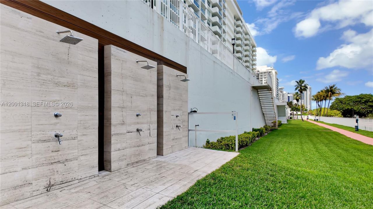 5601 Collins Ave , Unit 711, Miami Beach, FL 33140 Photo
