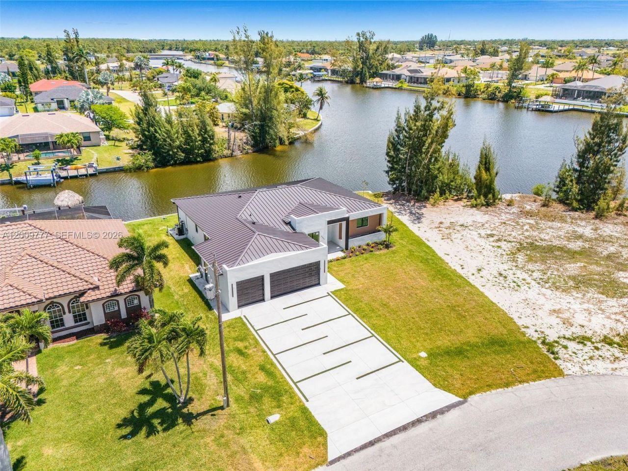 2303 NW 35 Ave , Cape Coral, FL 33993 Photo