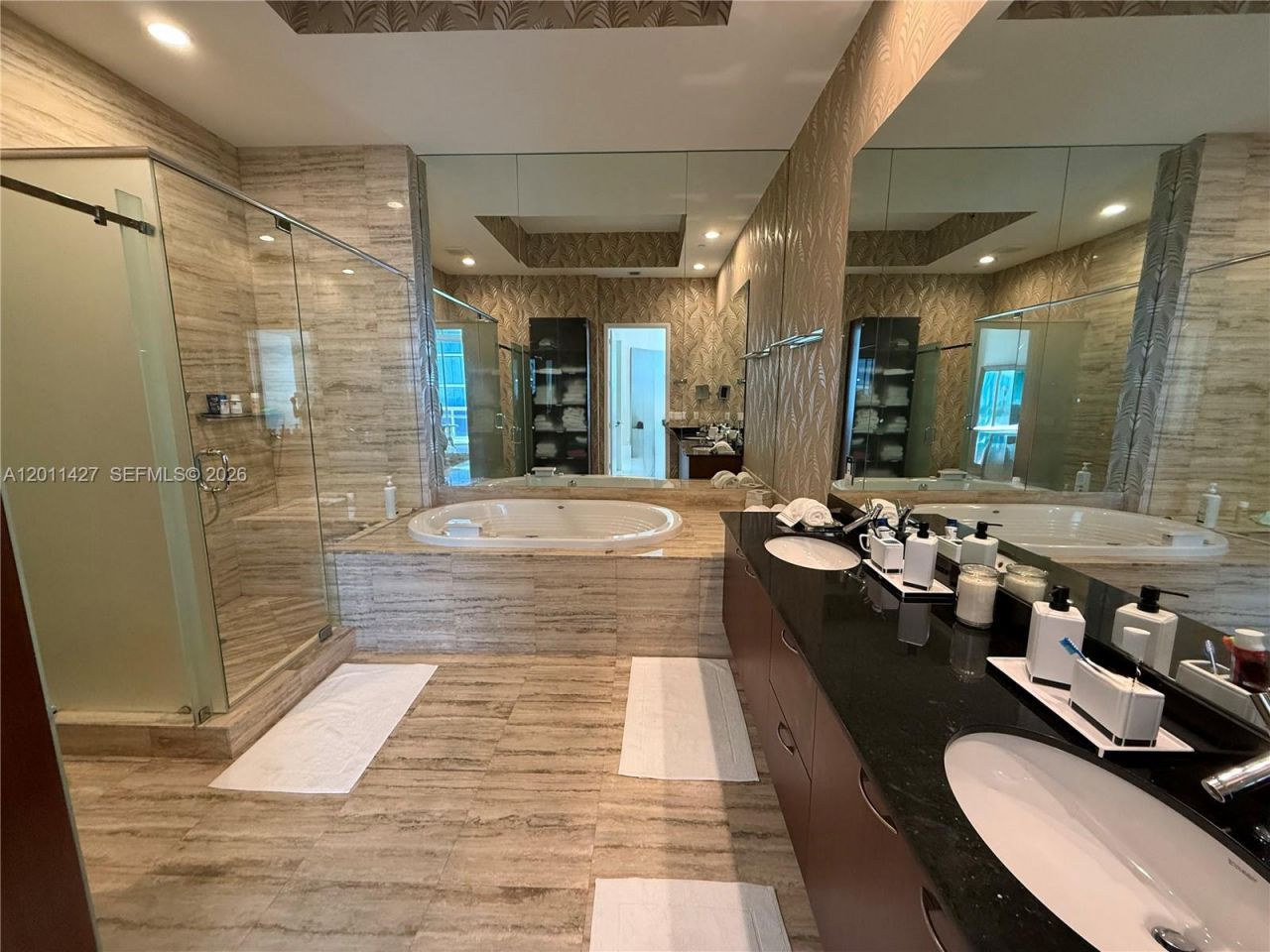 15811 Collins Ave , Unit 4207, Sunny Isles Beach, FL 33160 Photo