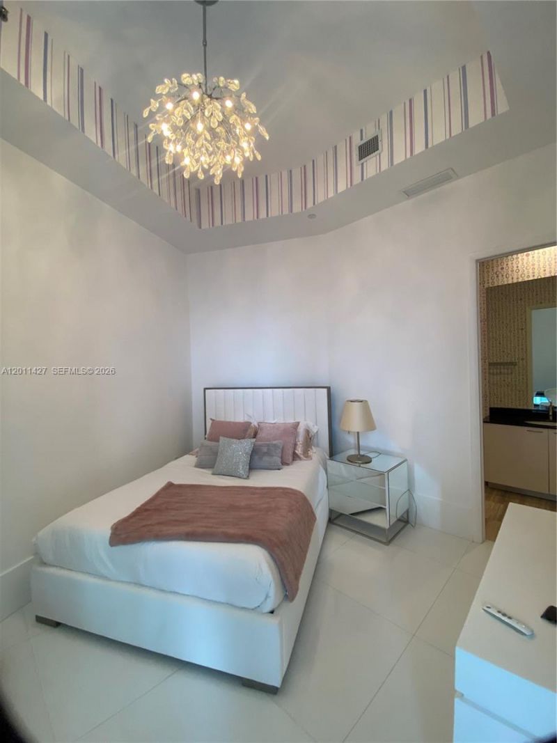 15811 Collins Ave , Unit 4207, Sunny Isles Beach, FL 33160 Photo