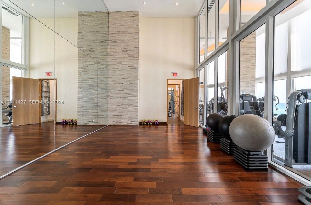 15811 Collins Ave , Unit 4207, Sunny Isles Beach, FL 33160 Photo