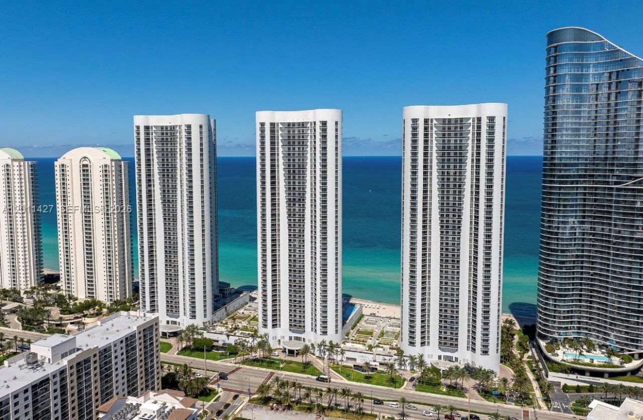 15811 Collins Ave , Unit 4207, Sunny Isles Beach, FL 33160 Photo