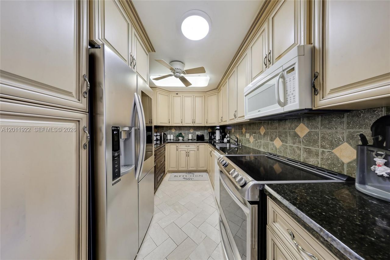 20515 E Country Club Dr , Unit 1146, Aventura, FL 33180 Photo