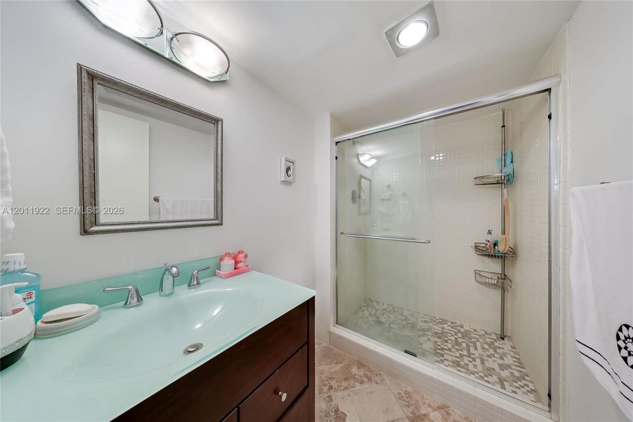 20515 E Country Club Dr , Unit 1146, Aventura, FL 33180 Photo