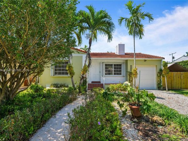 2460 SW 24th St , Miami, FL 33145