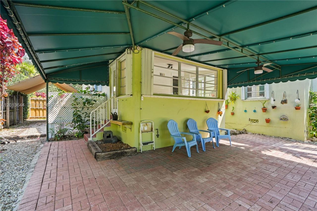 2460 SW 24th St , Miami, FL 33145 Photo