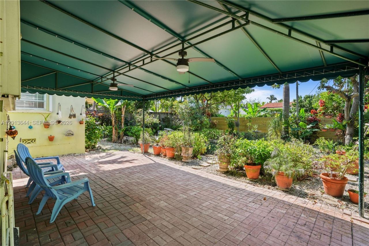 2460 SW 24th St , Miami, FL 33145 Photo