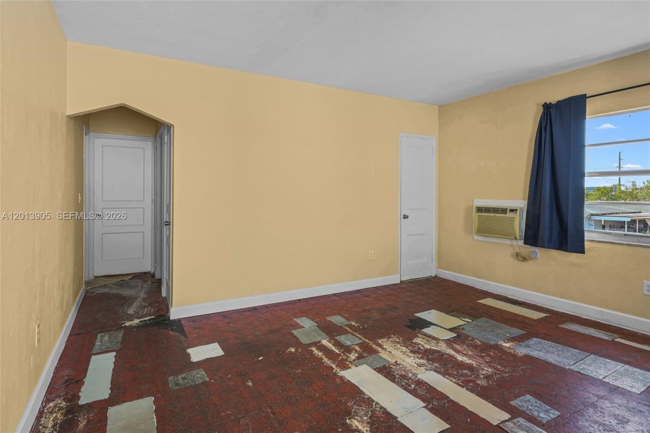 351 E 14th St , Hialeah, FL 33010 Photo