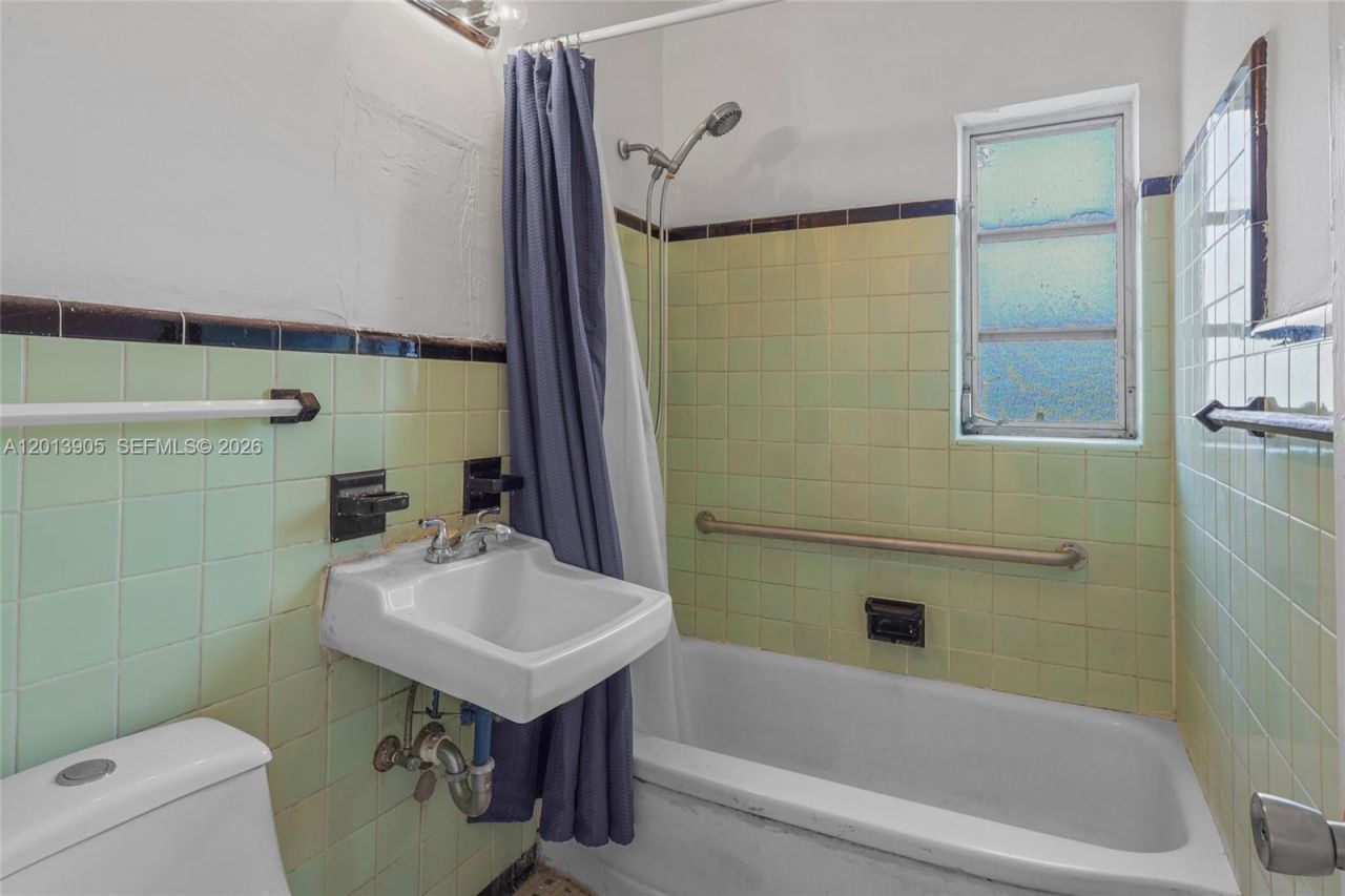 351 E 14th St , Hialeah, FL 33010 Photo