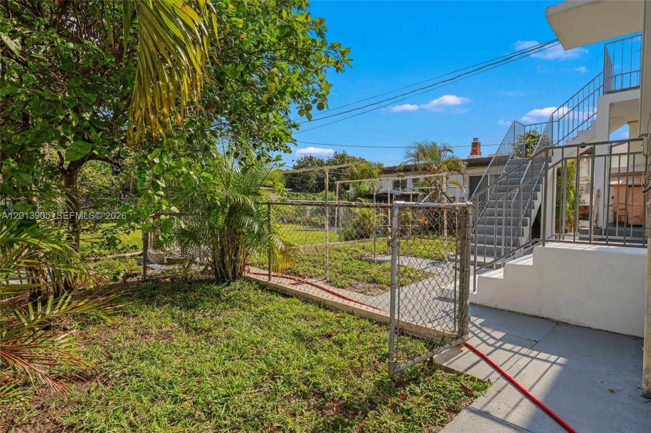 351 E 14th St , Hialeah, FL 33010 Photo