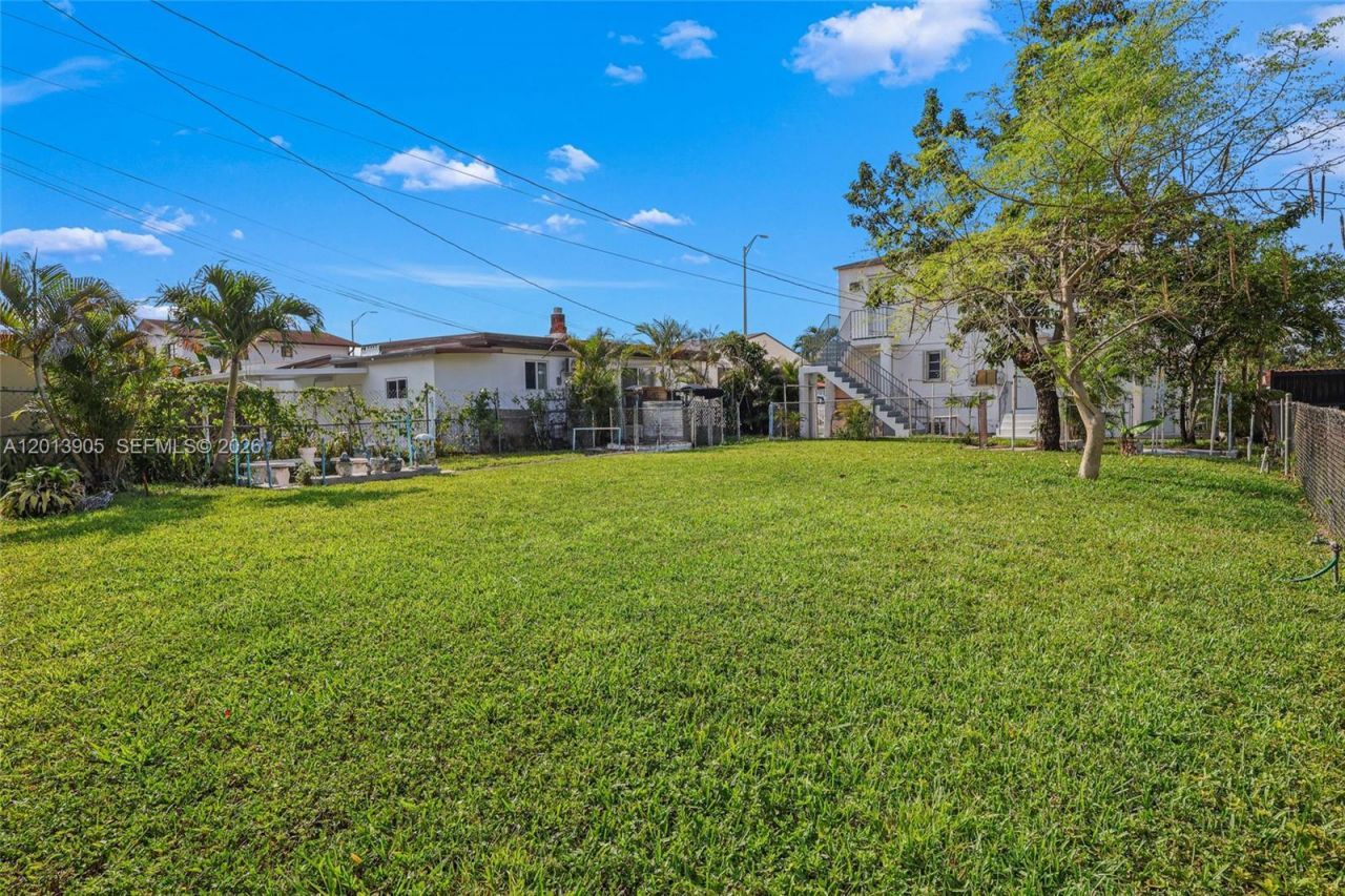 351 E 14th St , Hialeah, FL 33010 Photo