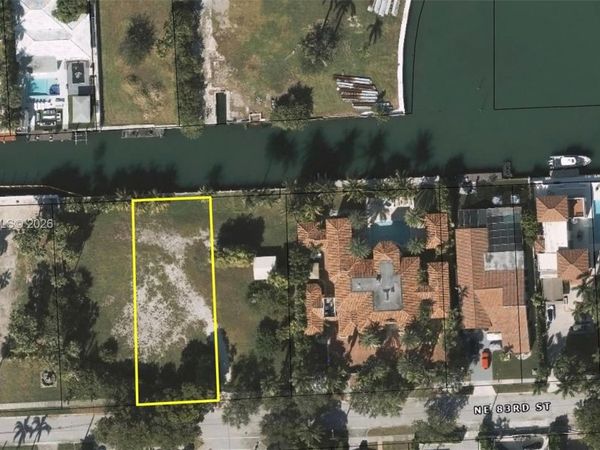 1121 NE 83rd st , Miami, FL 33138