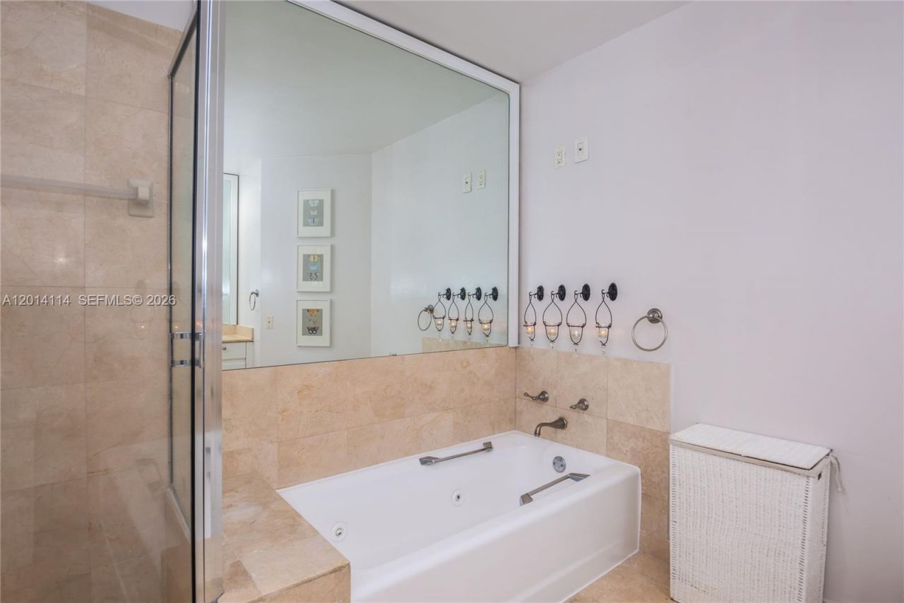 888 Brickell Key Dr , Unit 211, Miami, FL 33131 Photo