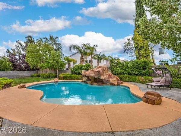 7480 Grassy Field Court, Las Vegas, NV 89131
