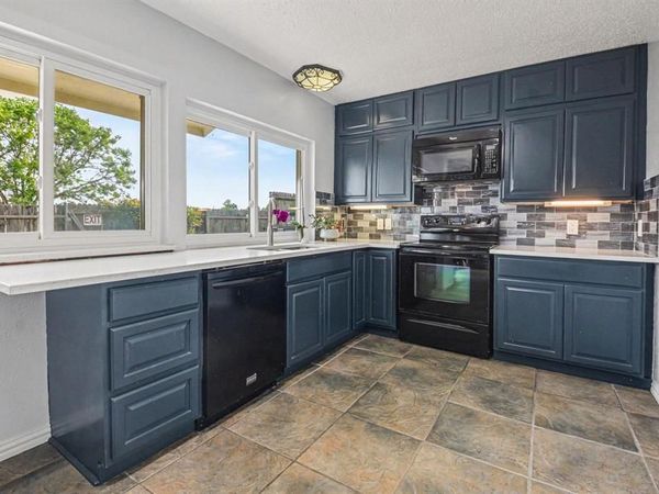 5300 Princess Court, Lake Dallas, TX 75065