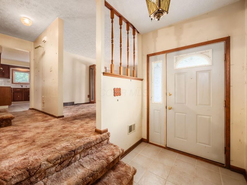 1151 Cloverknoll Court, Columbus, OH 43235 Photo 3