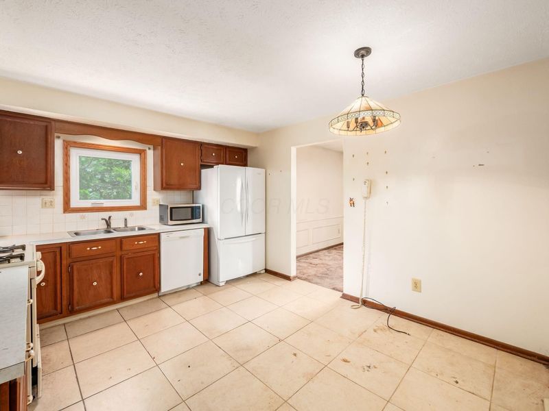 1151 Cloverknoll Court, Columbus, OH 43235 Photo 4