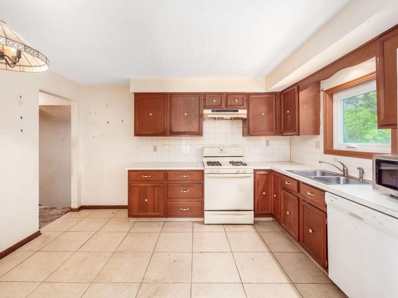 1151 Cloverknoll Court, Columbus, OH 43235 Photo 7