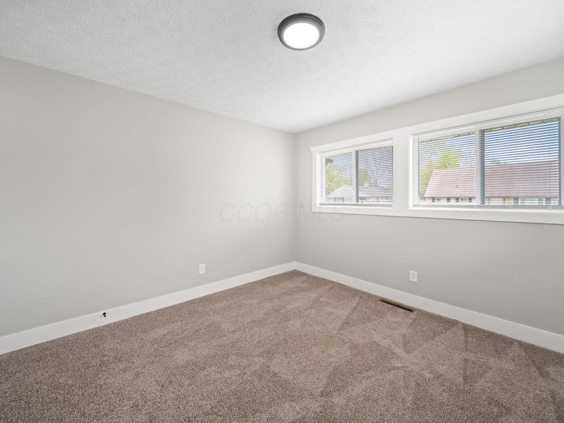 2385 Hanna Drive, Columbus, OH 43211 Photo 35