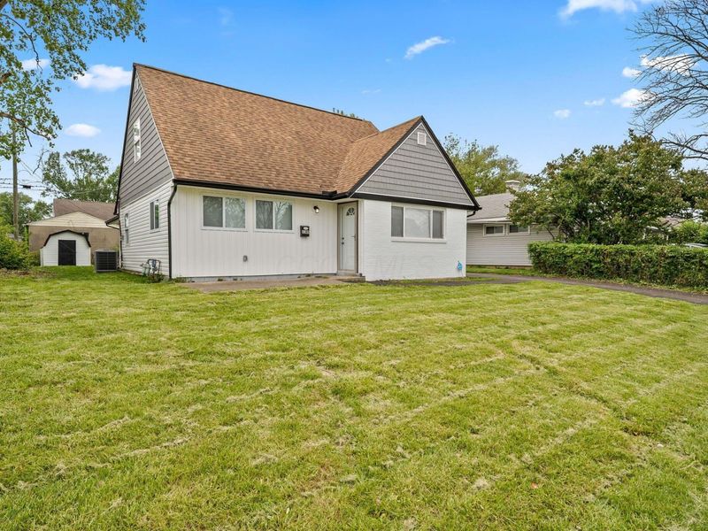 2385 Hanna Drive, Columbus, OH 43211 Photo 4