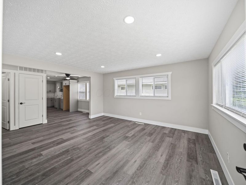 2385 Hanna Drive, Columbus, OH 43211 Photo 8