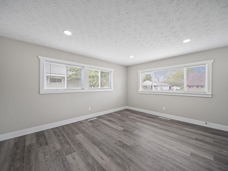 2385 Hanna Drive, Columbus, OH 43211 Photo 9