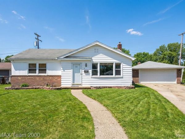 9 Christine Court , Dearborn, MI 48124