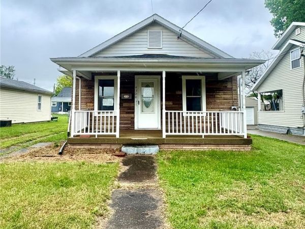 4300 7th Avenue , Vienna, WV 26105