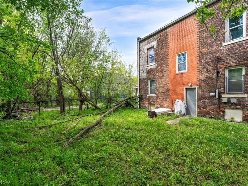 889 E 143rd Street, Cleveland, OH 44110 Photo 18