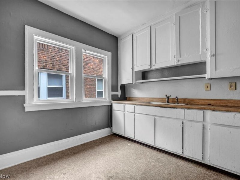 889 E 143rd Street, Cleveland, OH 44110 Photo 5