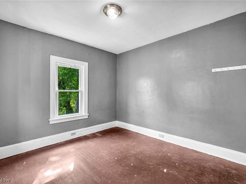 889 E 143rd Street, Cleveland, OH 44110 Photo 9