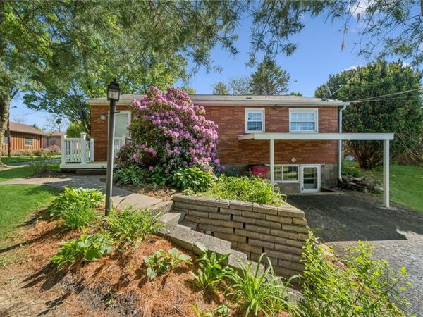 1742 Theatre Street , Latrobe, PA 15650