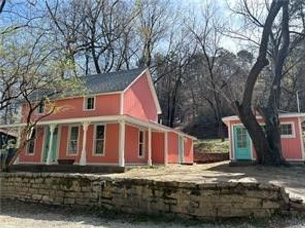 88 Grand Avenue , Eureka Springs, AR 72632